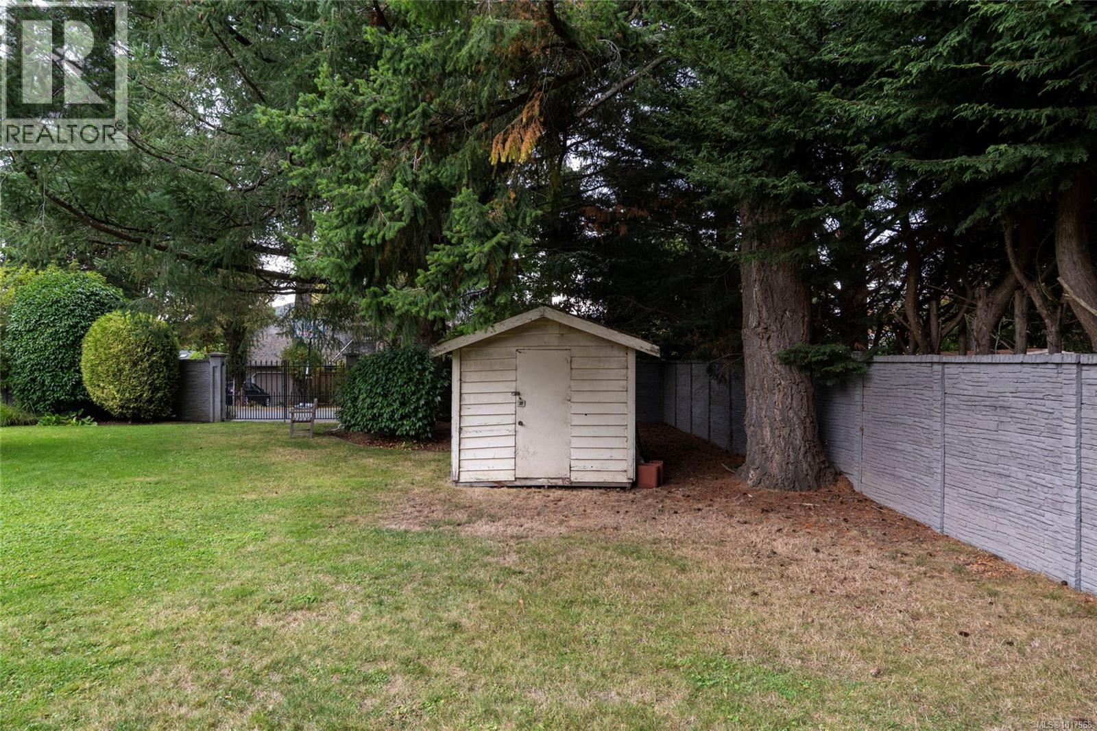 1690 Ash Rd, Saanich, British Columbia  V8N 2T5 - Photo 46 - 1017968