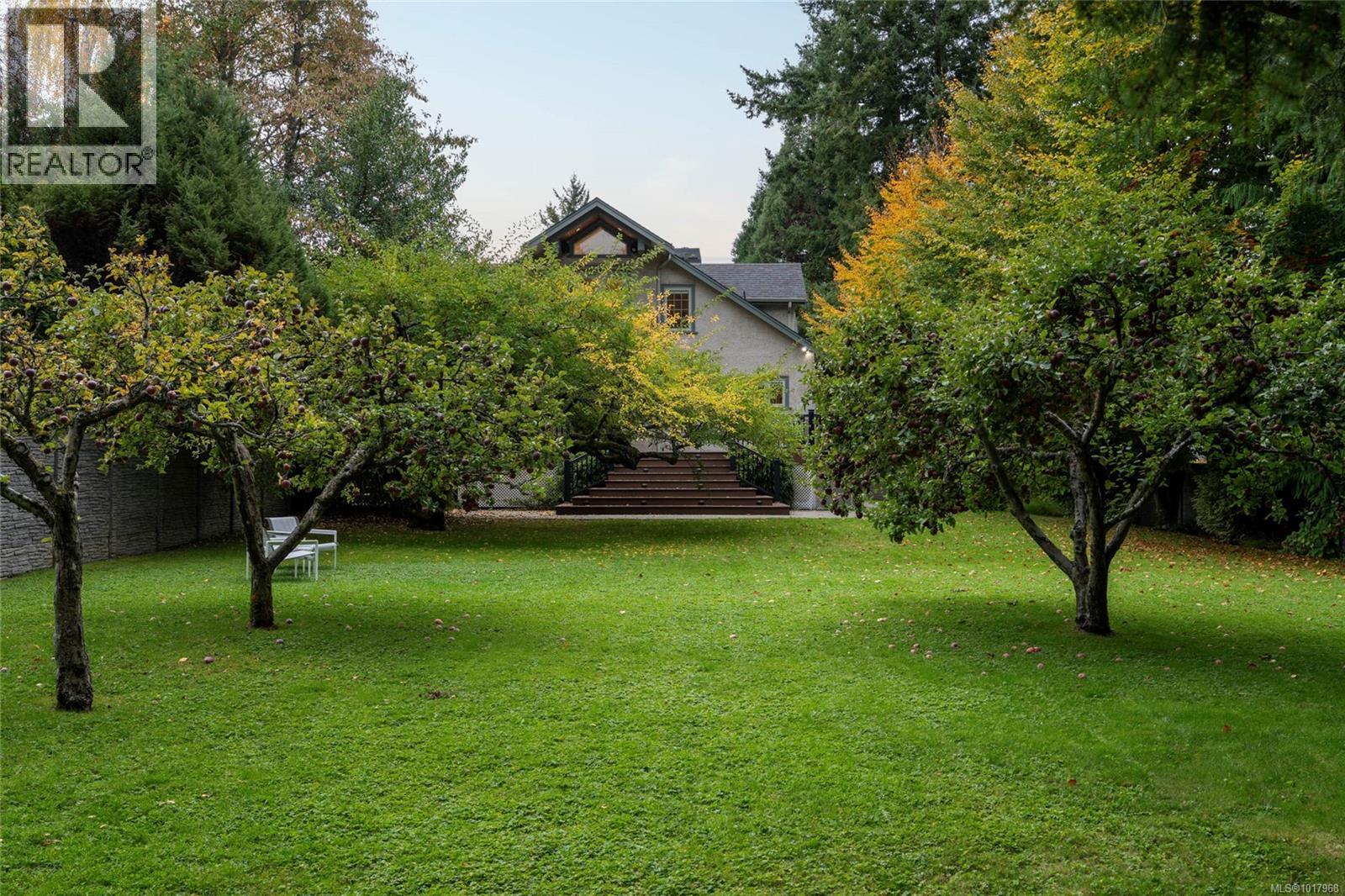1690 Ash Rd, Saanich, British Columbia  V8N 2T5 - Photo 47 - 1017968