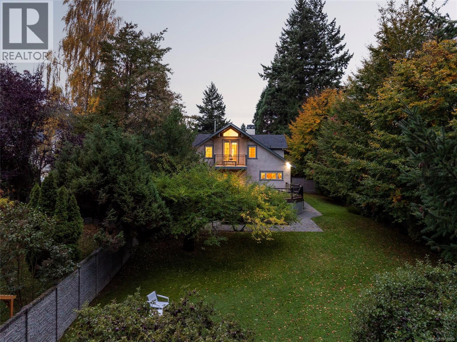 1690 Ash Rd, Saanich, British Columbia  V8N 2T5 - Photo 74 - 1017968