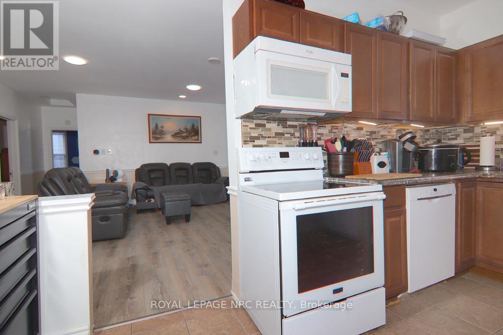 5192 Hamilton Street, Niagara Falls, Ontario  L2E 2W3 - Photo 15 - X12473836
