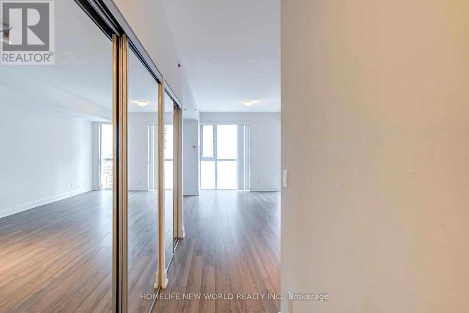 2410 - 318 Richmond Street W, Toronto, Ontario  M5V 1X2 - Photo 10 - C12474584