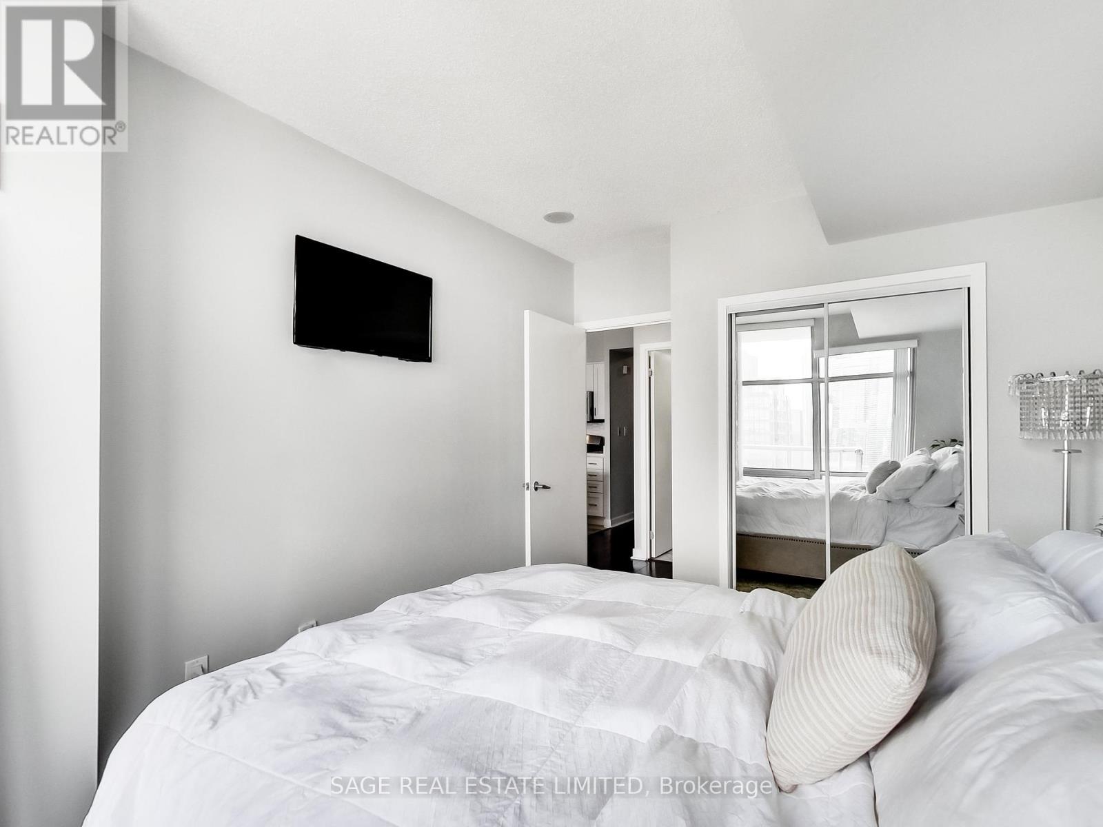 3707 - 35 Mariner Terrace, Toronto, Ontario  M5V 3V9 - Photo 19 - C12474670