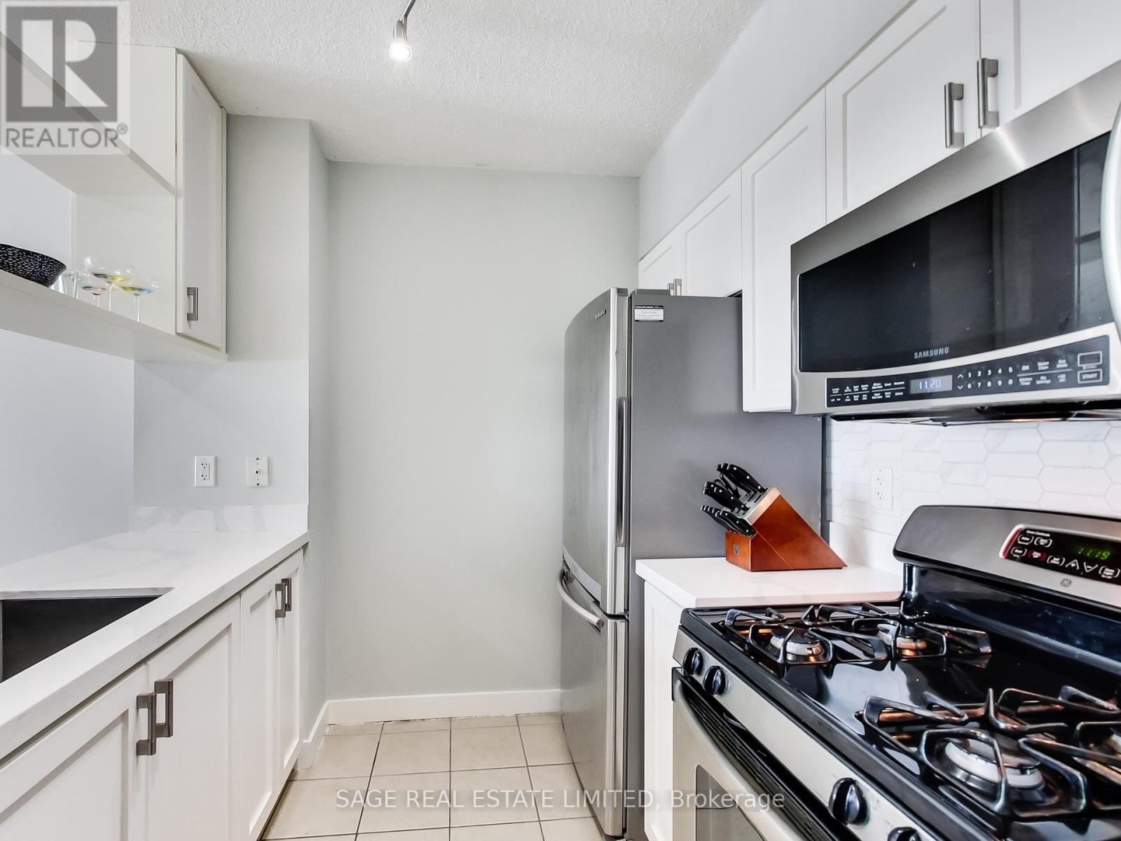 3707 - 35 Mariner Terrace, Toronto, Ontario  M5V 3V9 - Photo 4 - C12474670
