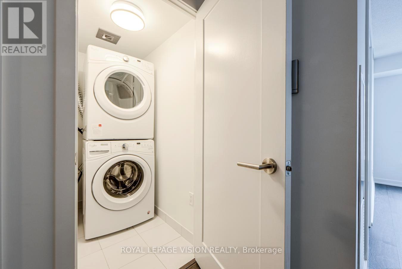 2409 - 10 York Street, Toronto, Ontario  M5J 0E1 - Photo 27 - C12474682