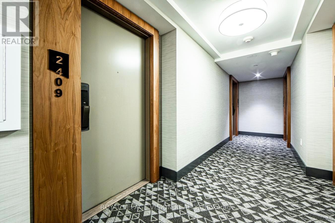 2409 - 10 York Street, Toronto, Ontario  M5J 0E1 - Photo 7 - C12474682