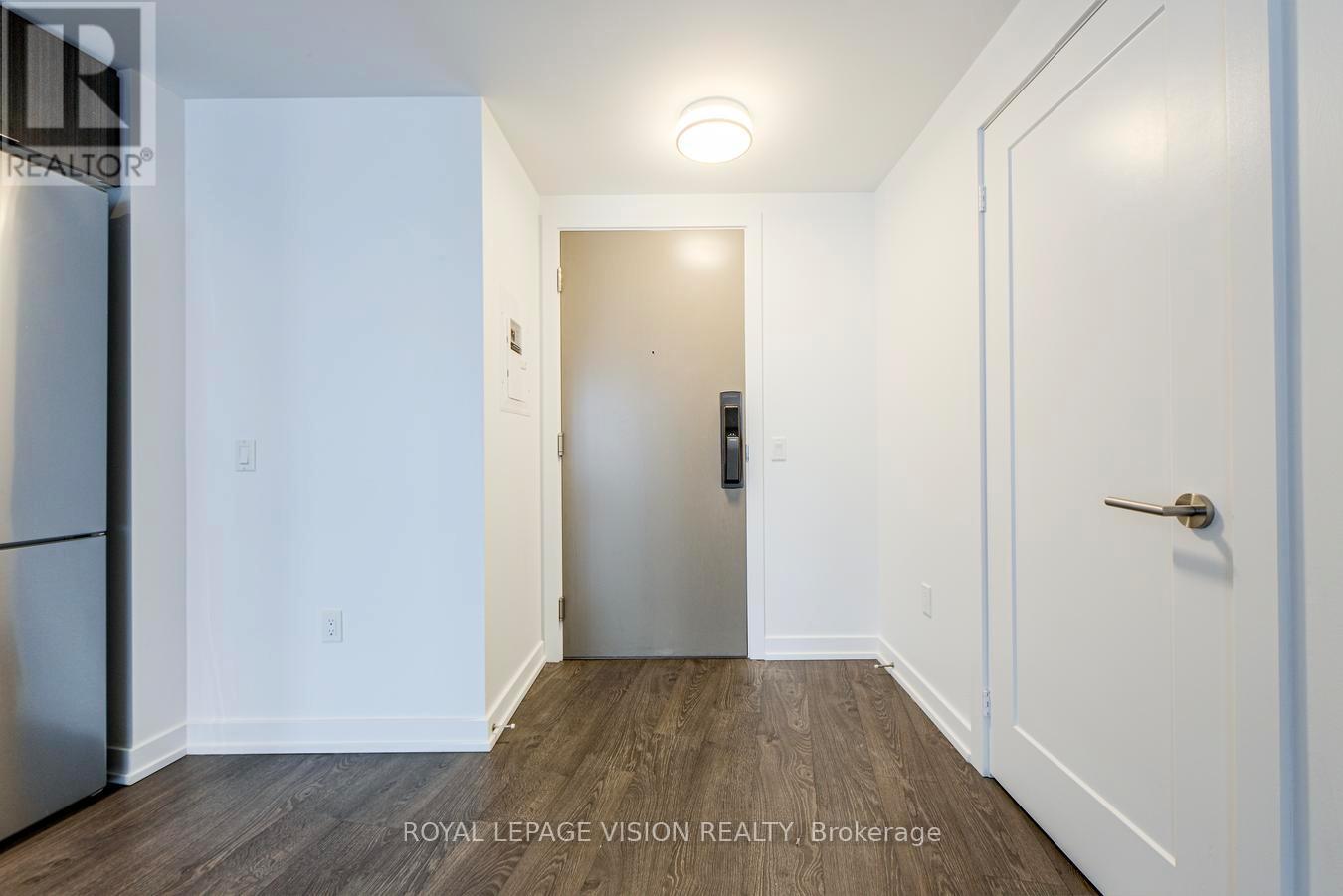 2409 - 10 York Street, Toronto, Ontario  M5J 0E1 - Photo 9 - C12474682
