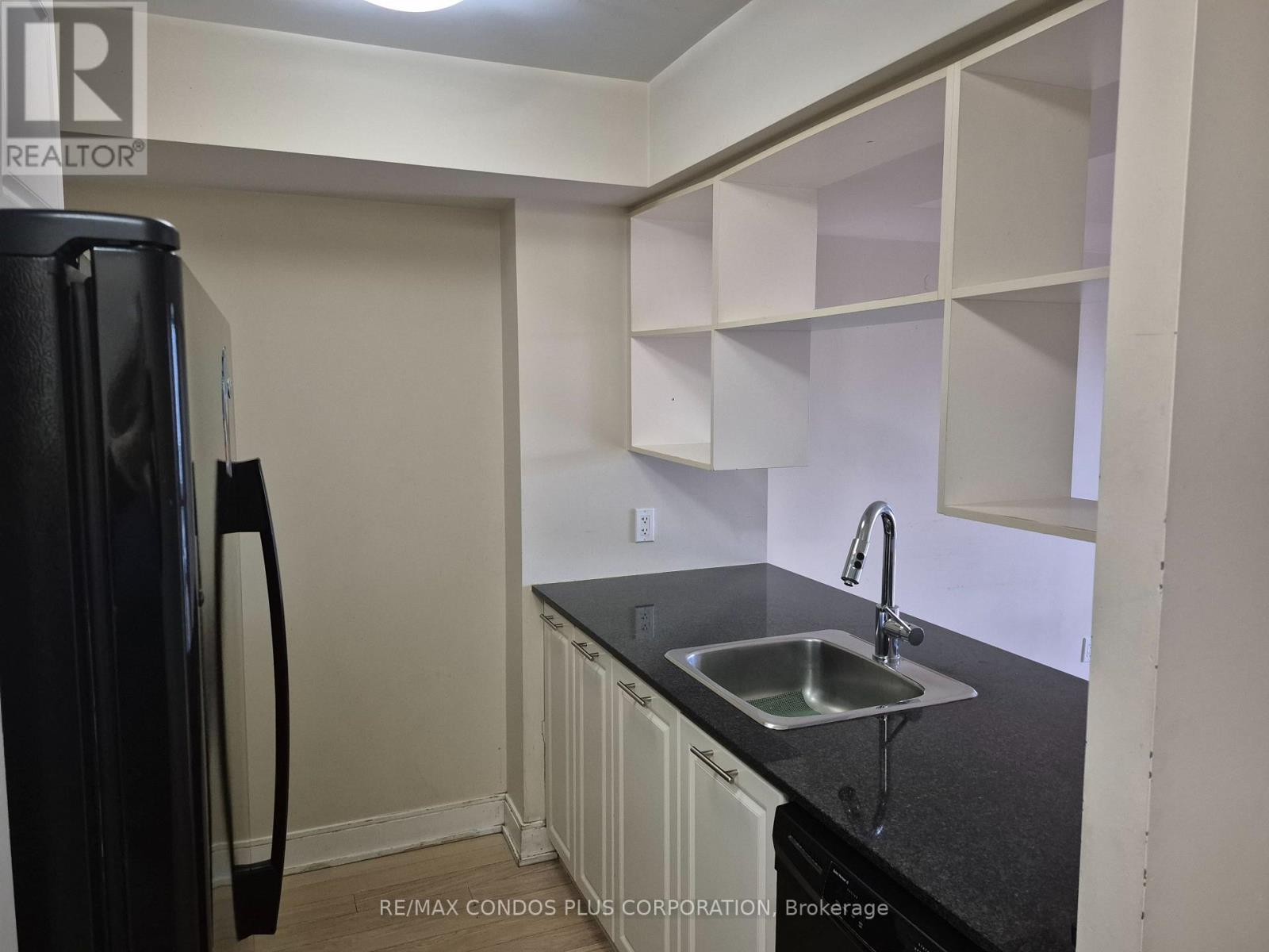 1422 - 135 Village Green Square, Toronto, Ontario  M1S 0G4 - Photo 2 - E12474659
