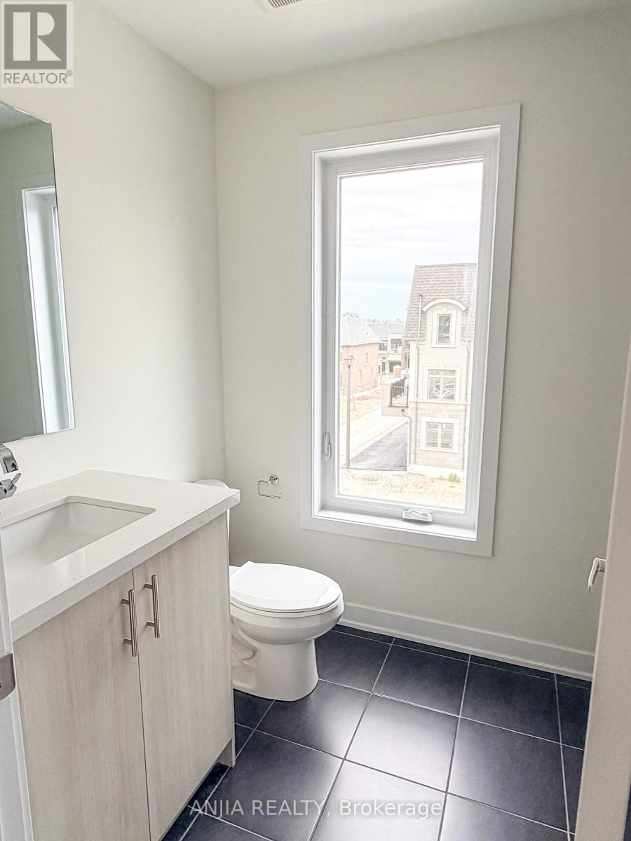 21 Harvey Bunker Crescent, Markham, Ontario  L6C 3K3 - Photo 13 - N12474612
