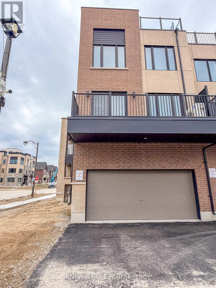 21 Harvey Bunker Crescent, Markham, Ontario  L6C 3K3 - Photo 2 - N12474612