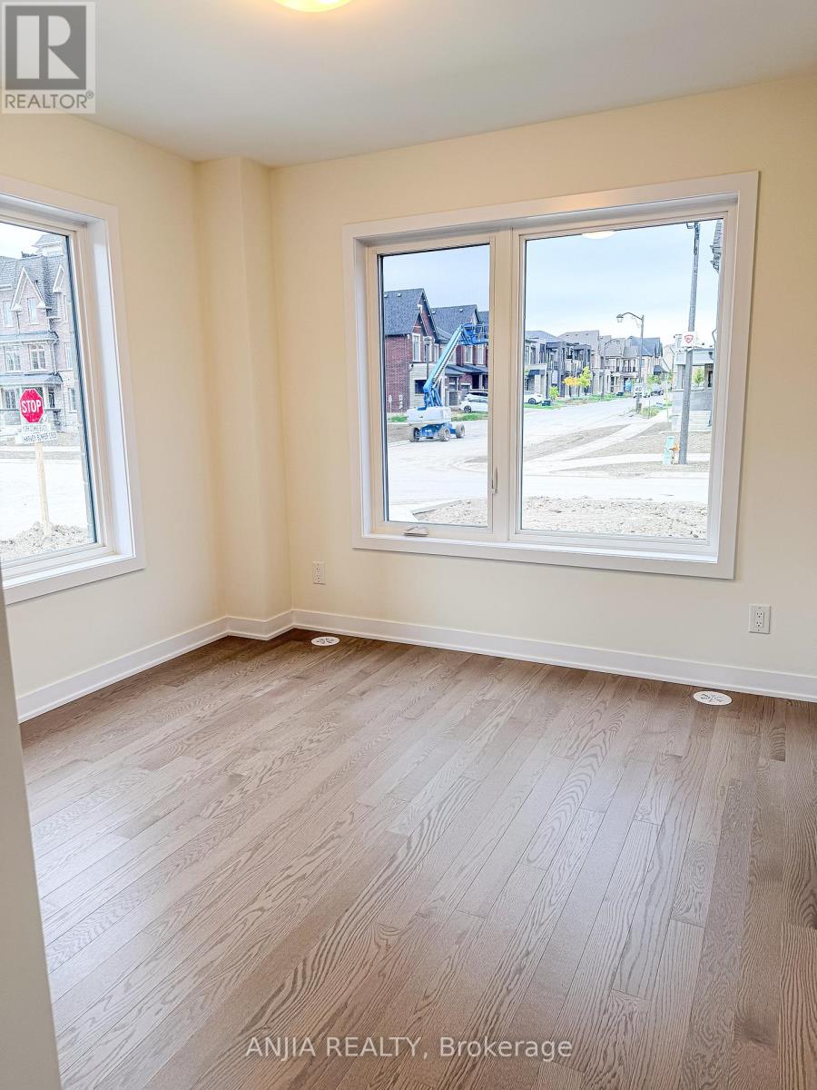 21 Harvey Bunker Crescent, Markham, Ontario  L6C 3K3 - Photo 3 - N12474612