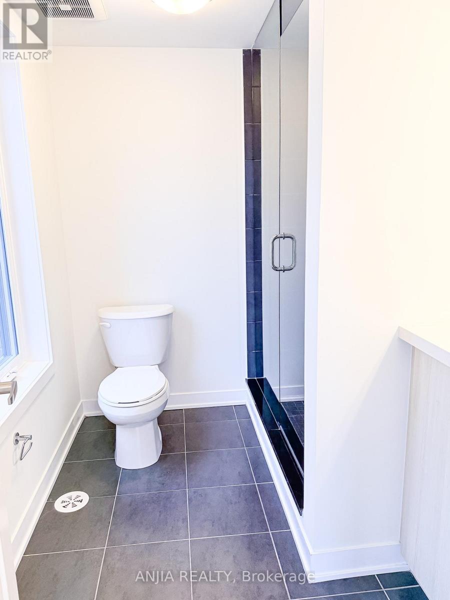 21 Harvey Bunker Crescent, Markham, Ontario  L6C 3K3 - Photo 4 - N12474612