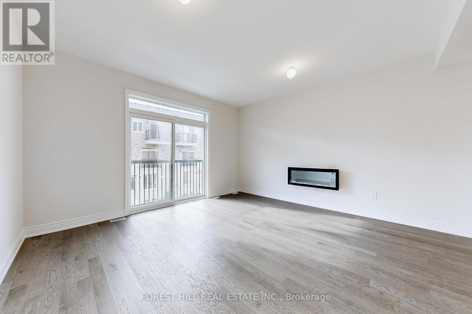 220 Tennant Circle, Vaughan, Ontario  L4H 5L5 - Photo 4 - N12474613
