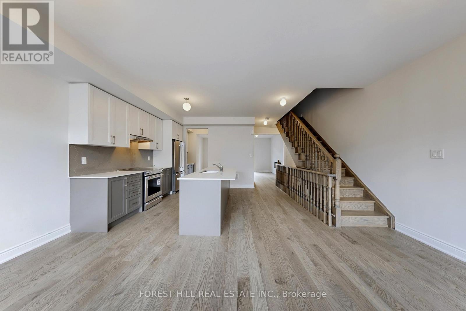 220 Tennant Circle, Vaughan, Ontario  L4H 5L5 - Photo 7 - N12474613