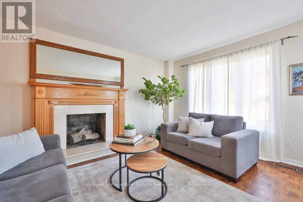 2411 Stoll Drive, Oakville, Ontario  L6J 7K9 - Photo 14 - W12474712