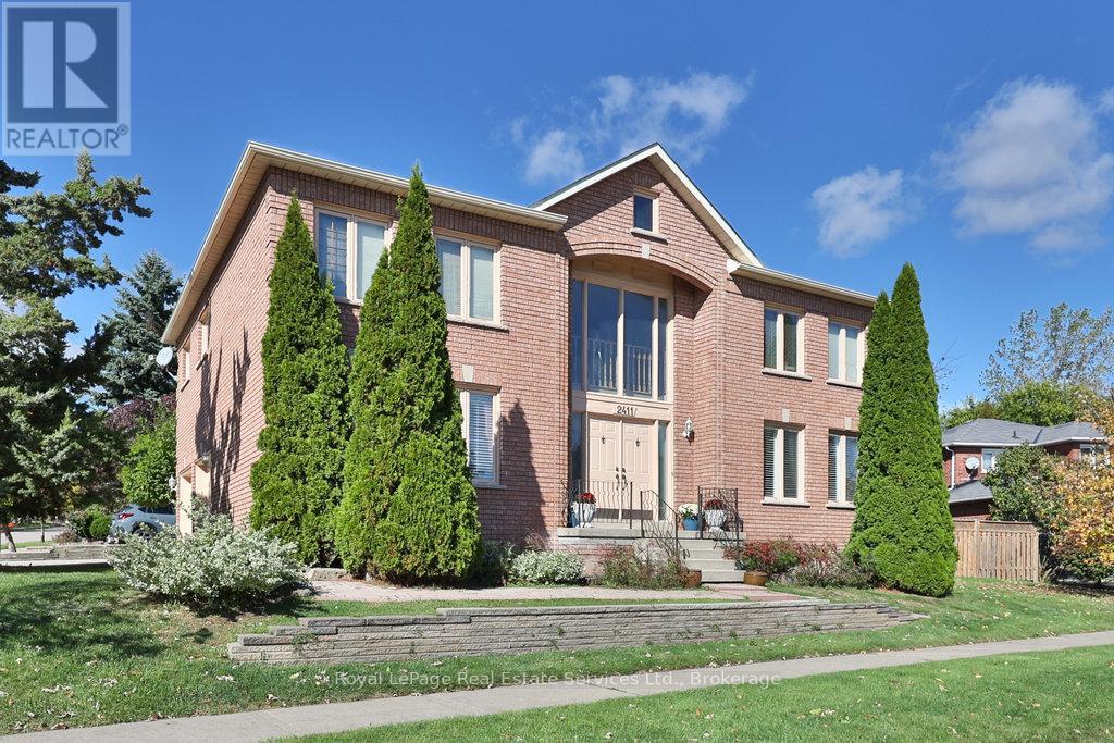 2411 Stoll Drive, Oakville, Ontario  L6J 7K9 - Photo 2 - W12474712