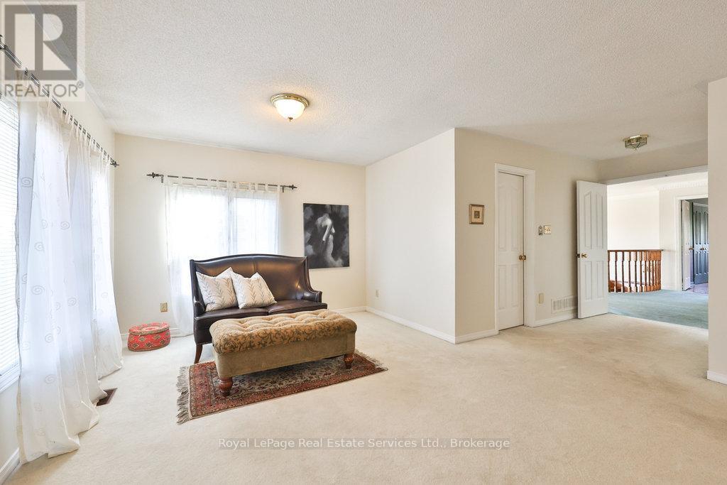2411 Stoll Drive, Oakville, Ontario  L6J 7K9 - Photo 22 - W12474712