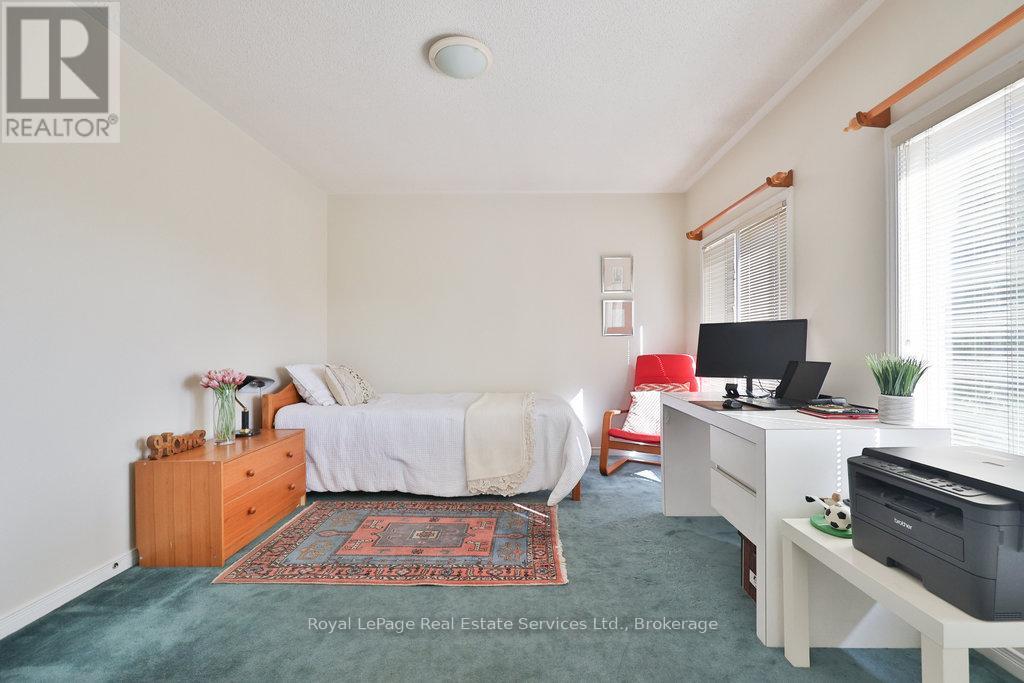 2411 Stoll Drive, Oakville, Ontario  L6J 7K9 - Photo 28 - W12474712