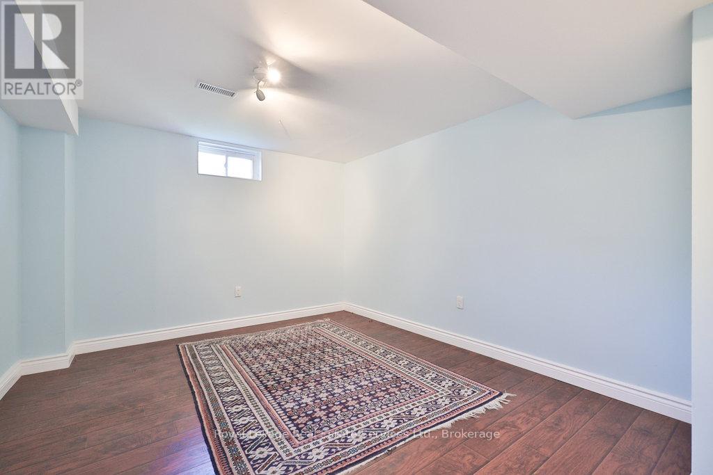 2411 Stoll Drive, Oakville, Ontario  L6J 7K9 - Photo 32 - W12474712