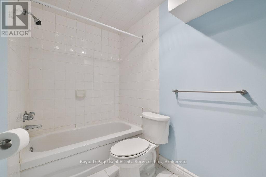 2411 Stoll Drive, Oakville, Ontario  L6J 7K9 - Photo 35 - W12474712