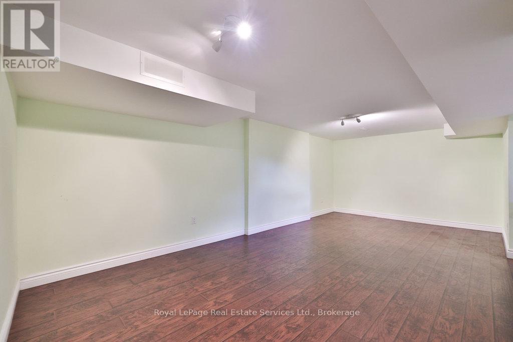 2411 Stoll Drive, Oakville, Ontario  L6J 7K9 - Photo 37 - W12474712