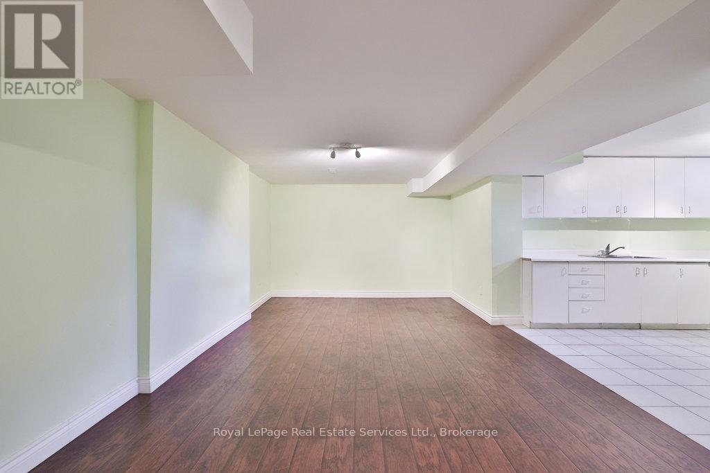 2411 Stoll Drive, Oakville, Ontario  L6J 7K9 - Photo 38 - W12474712