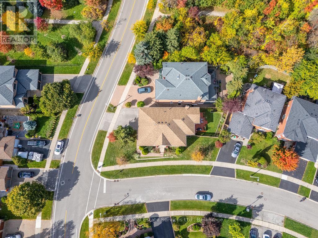 2411 Stoll Drive, Oakville, Ontario  L6J 7K9 - Photo 44 - W12474712