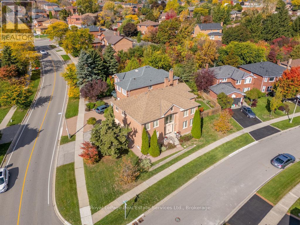 2411 Stoll Drive, Oakville, Ontario  L6J 7K9 - Photo 49 - W12474712