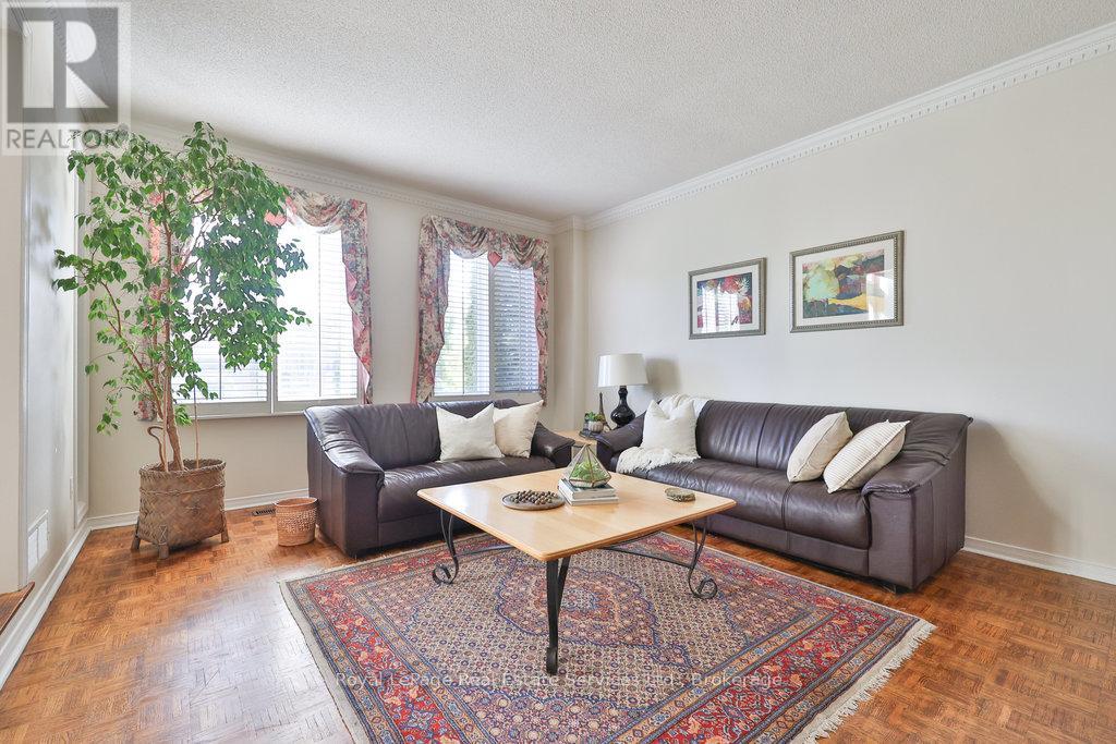 2411 Stoll Drive, Oakville, Ontario  L6J 7K9 - Photo 5 - W12474712