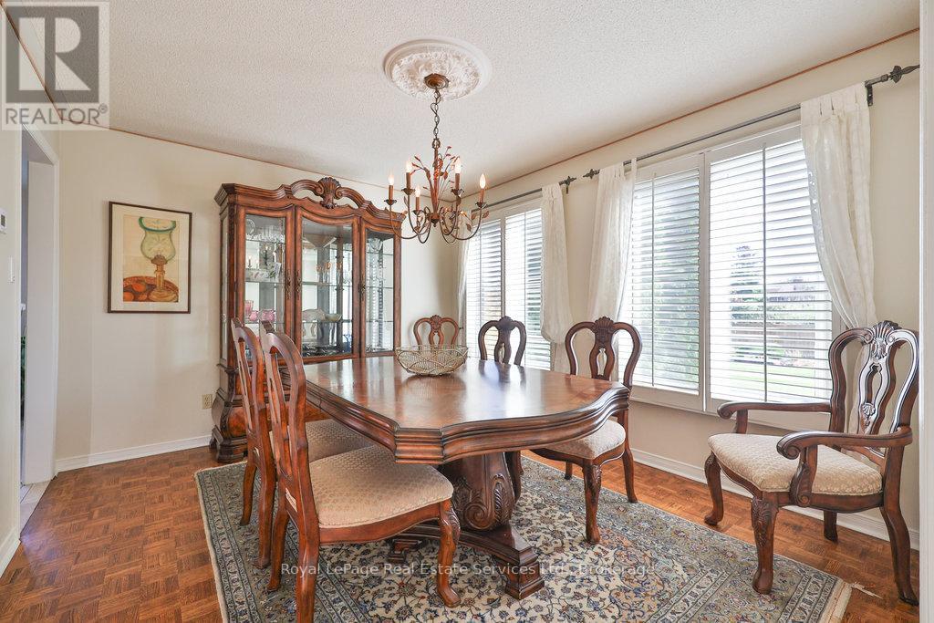 2411 Stoll Drive, Oakville, Ontario  L6J 7K9 - Photo 6 - W12474712