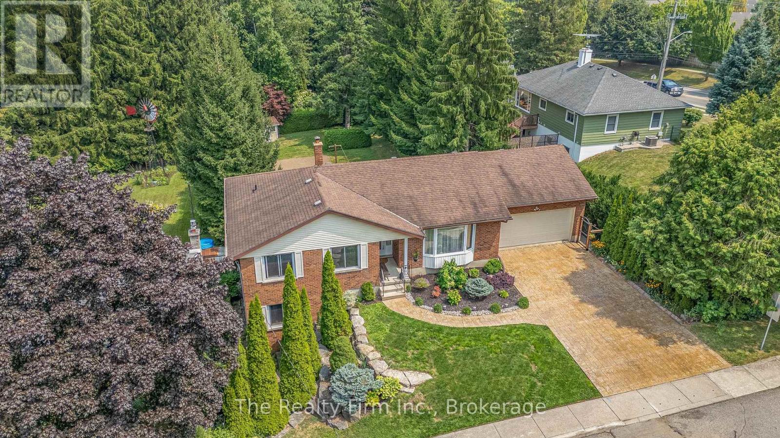 319 Robinson Street, Woodstock, Ontario  N4S 3B8 - Photo 1 - X12474705