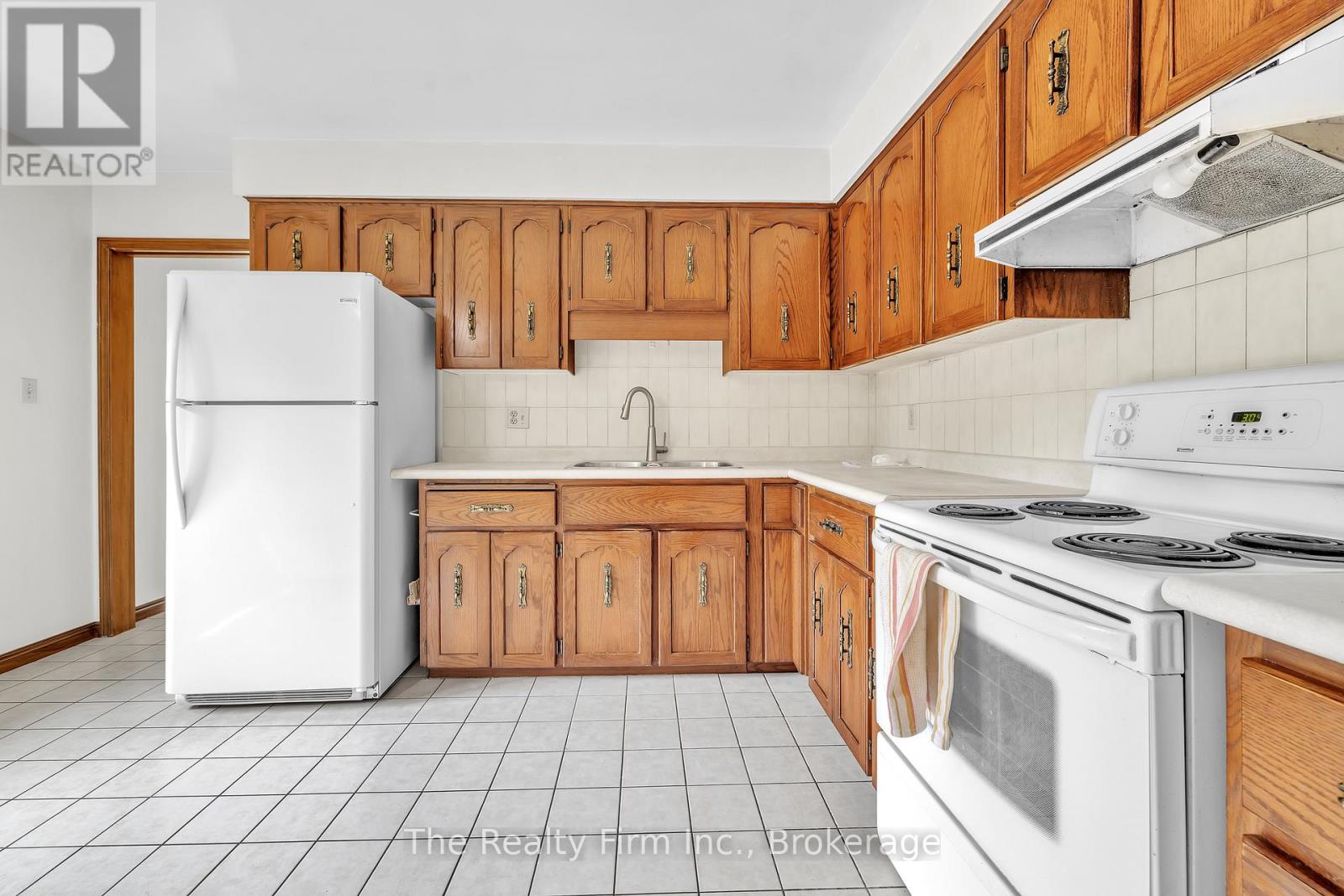 319 Robinson Street, Woodstock, Ontario  N4S 3B8 - Photo 11 - X12474705