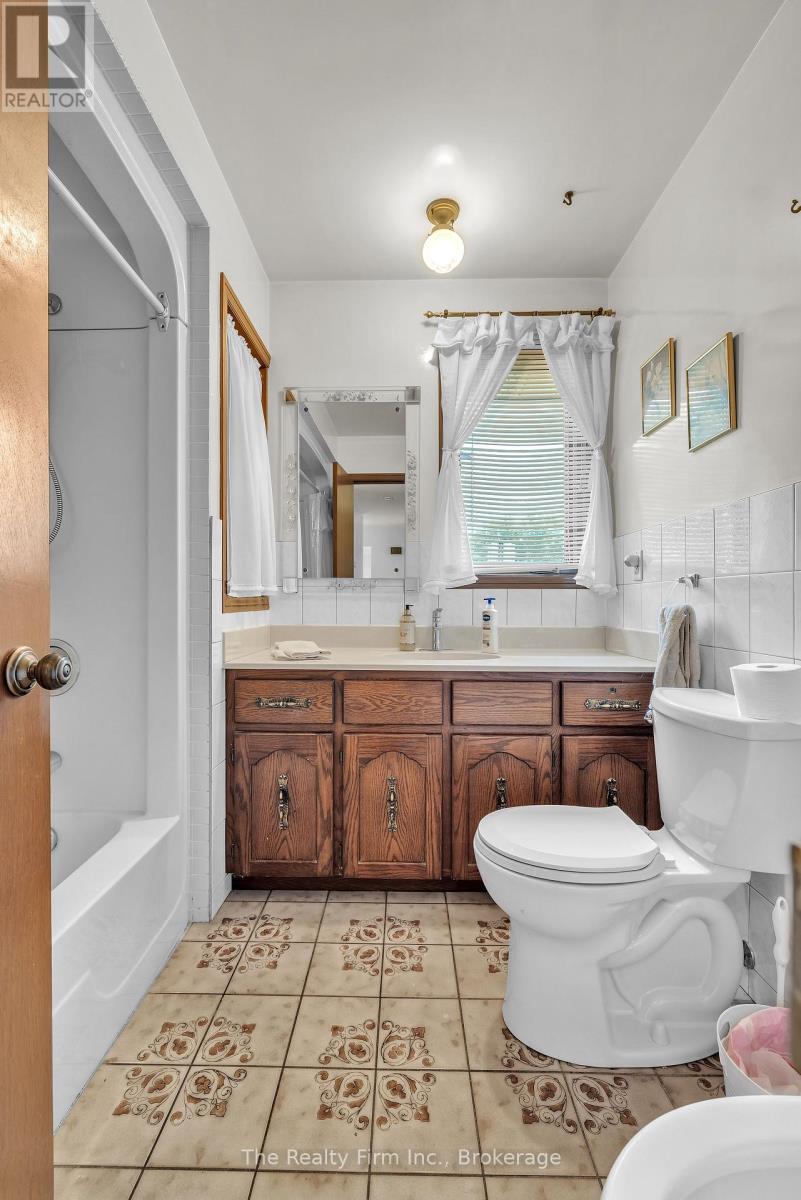 319 Robinson Street, Woodstock, Ontario  N4S 3B8 - Photo 18 - X12474705