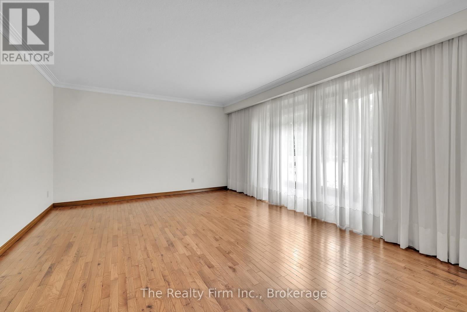 319 Robinson Street, Woodstock, Ontario  N4S 3B8 - Photo 9 - X12474705