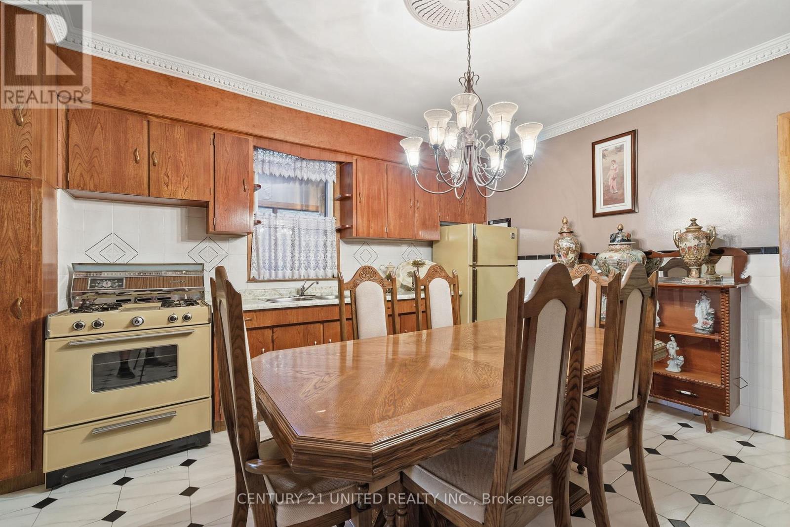 226 Palmerston Avenue, Toronto, Ontario M6J 2J4 - Photo 13 - C12474713