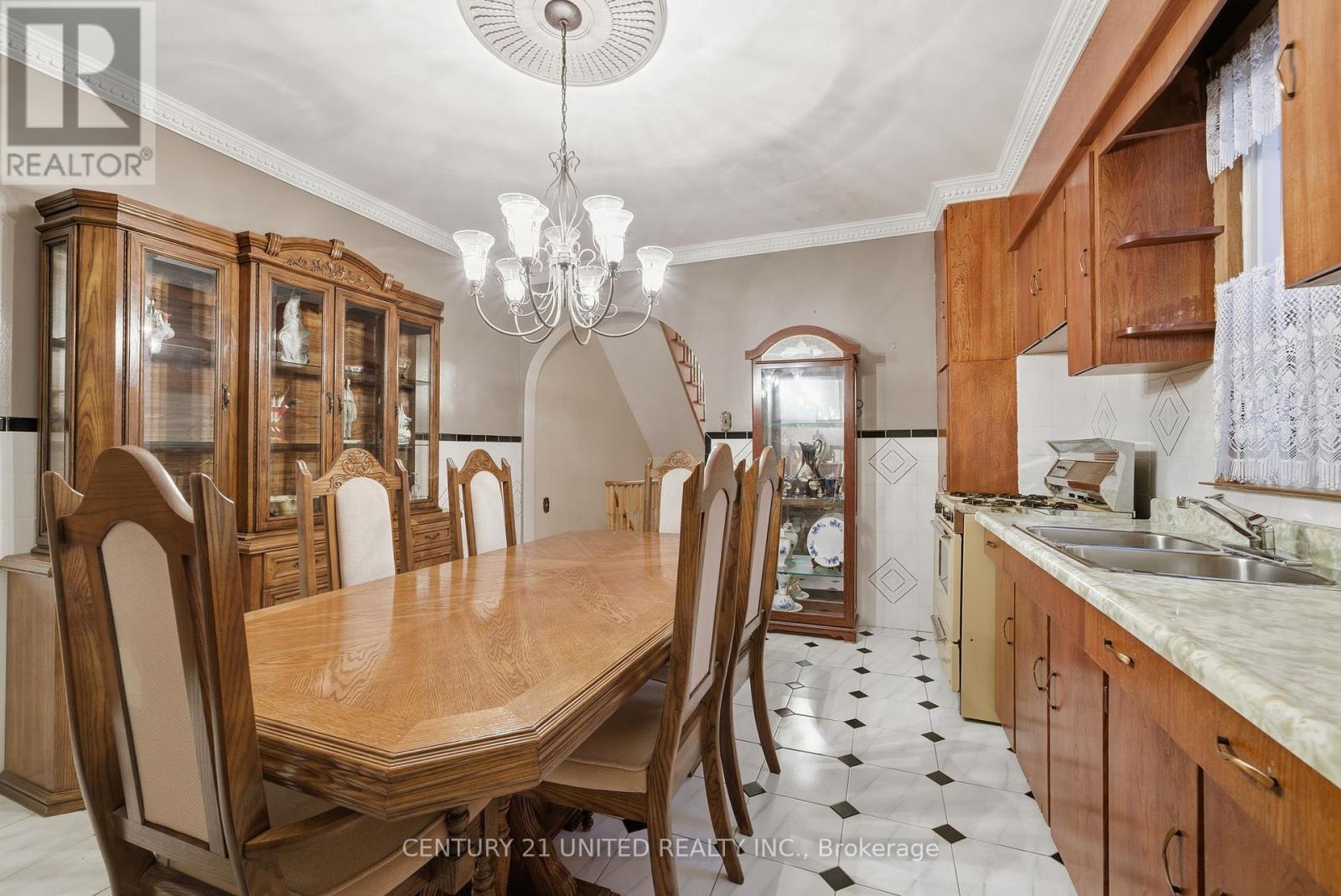 226 Palmerston Avenue, Toronto, Ontario M6J 2J4 - Photo 15 - C12474713