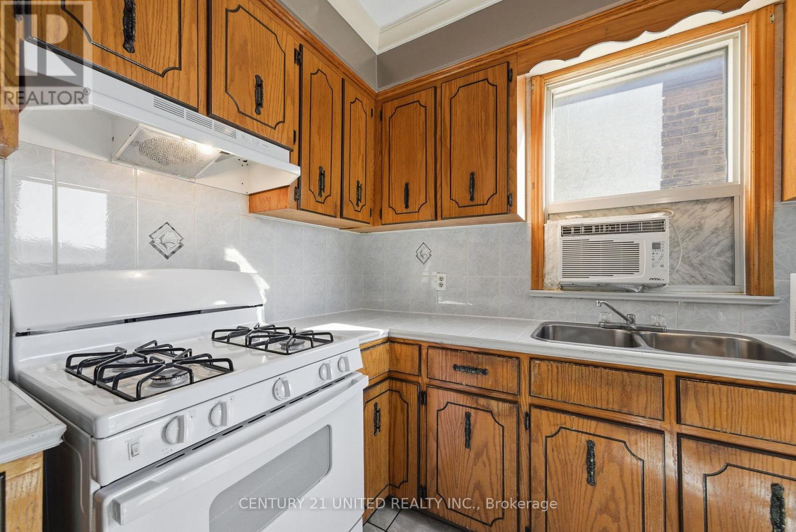 226 Palmerston Avenue, Toronto, Ontario M6J 2J4 - Photo 26 - C12474713