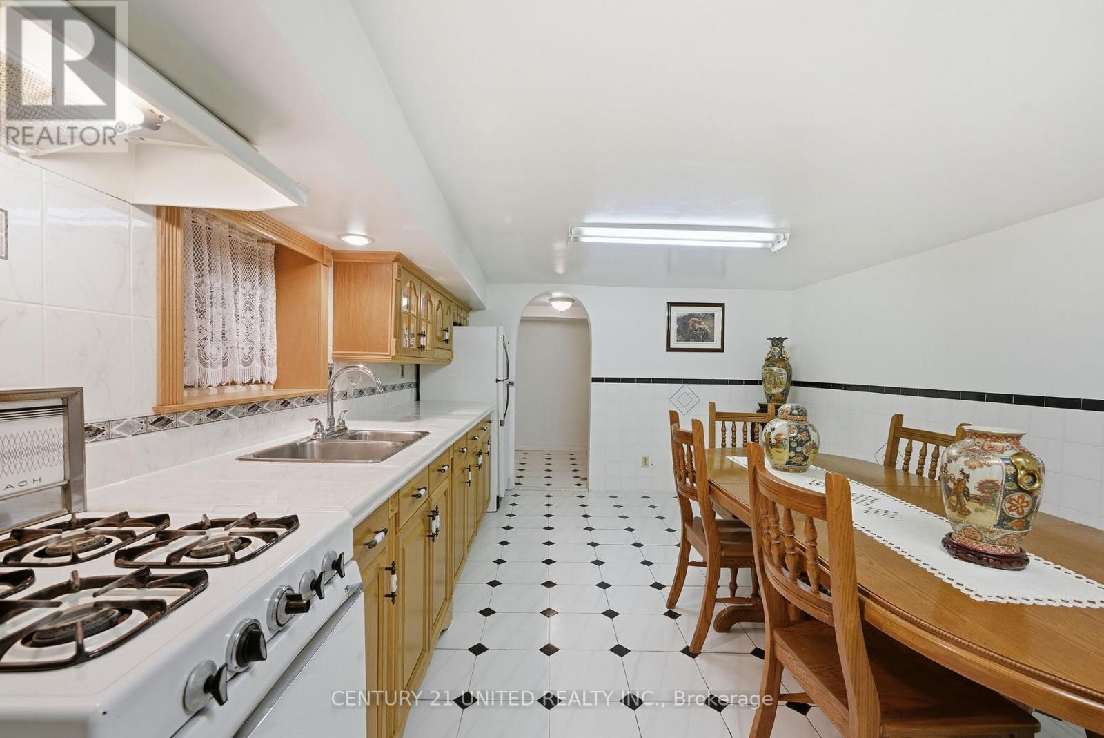 226 Palmerston Avenue, Toronto, Ontario M6J 2J4 - Photo 37 - C12474713