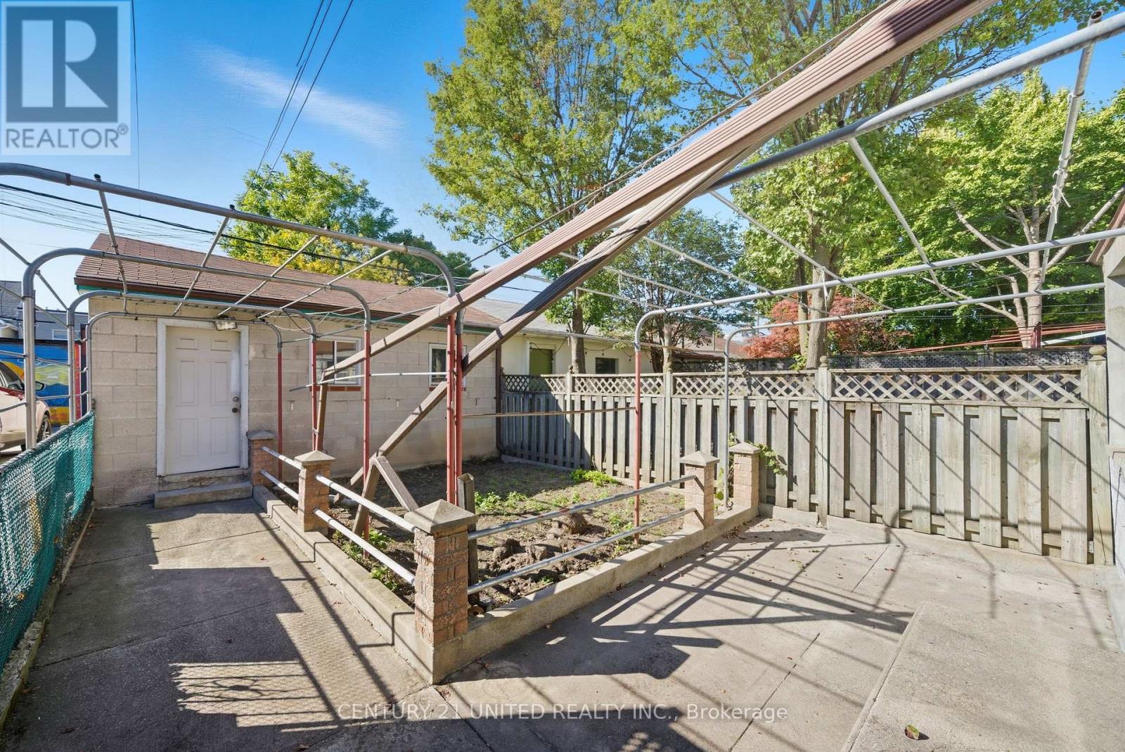 226 Palmerston Avenue, Toronto, Ontario M6J 2J4 - Photo 46 - C12474713