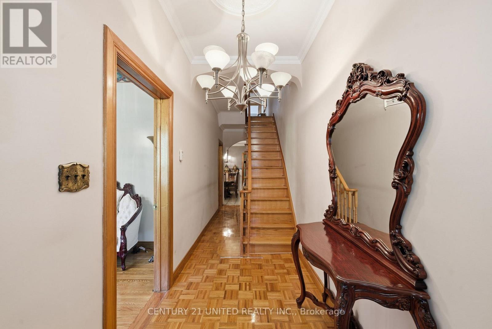 226 Palmerston Avenue, Toronto, Ontario M6J 2J4 - Photo 5 - C12474713