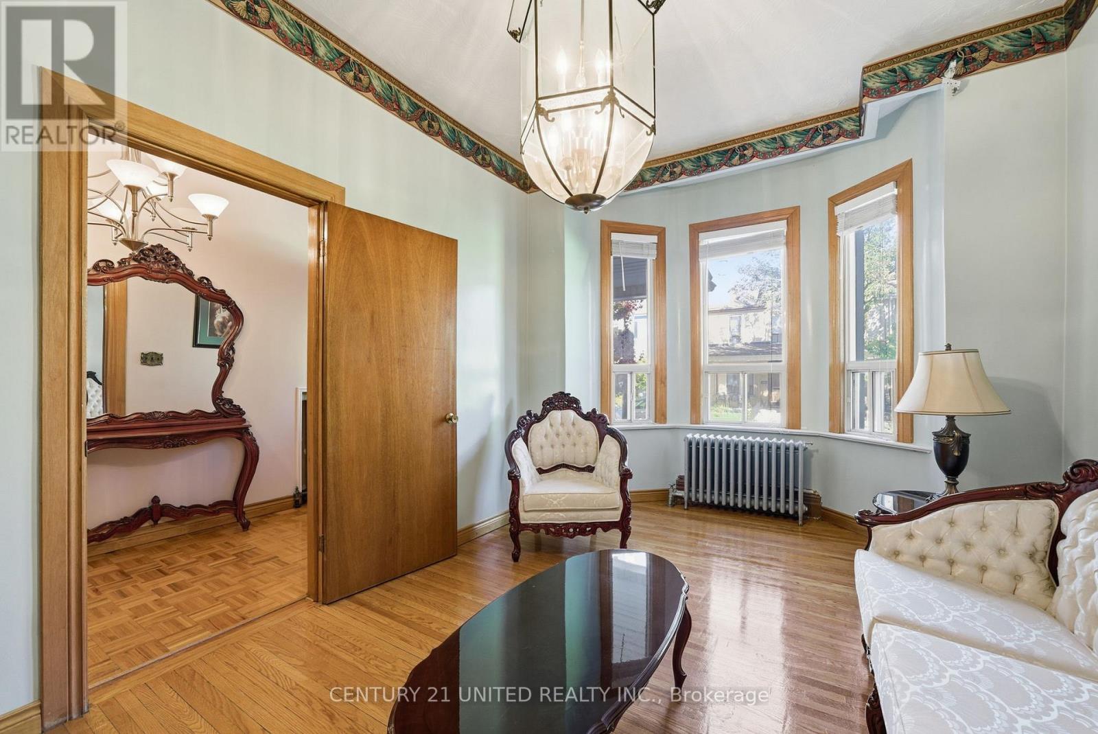 226 Palmerston Avenue, Toronto, Ontario M6J 2J4 - Photo 7 - C12474713