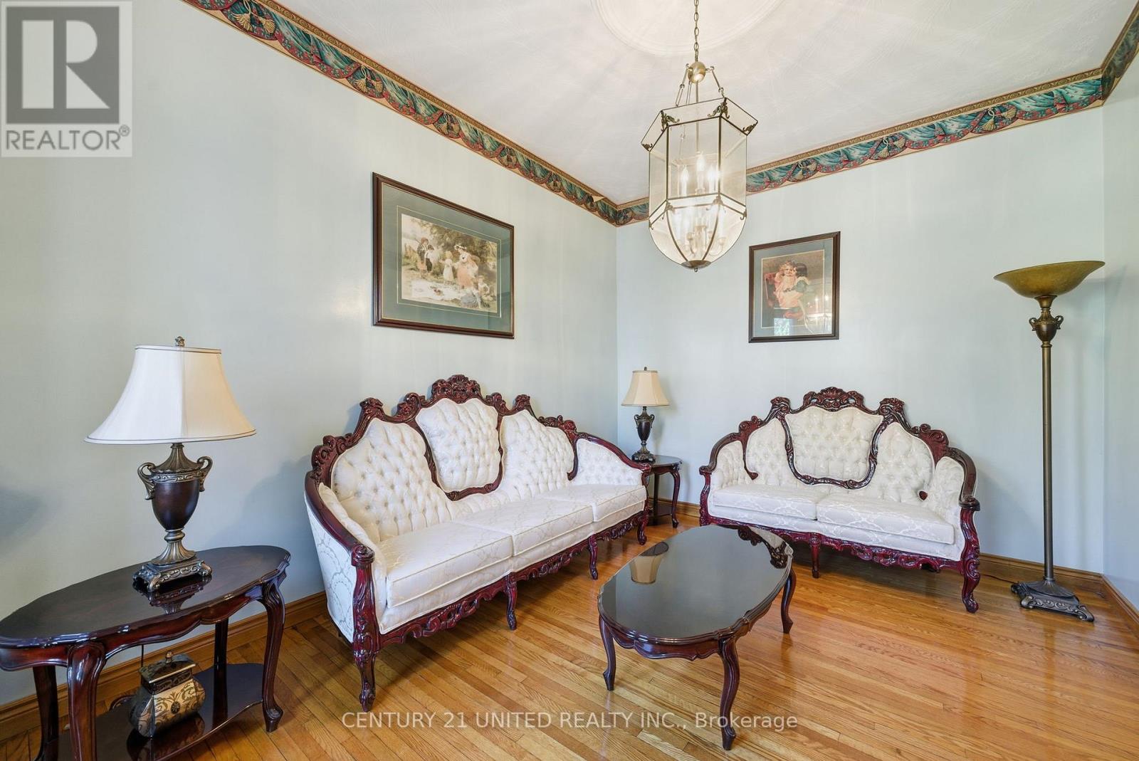 226 Palmerston Avenue, Toronto, Ontario M6J 2J4 - Photo 9 - C12474713