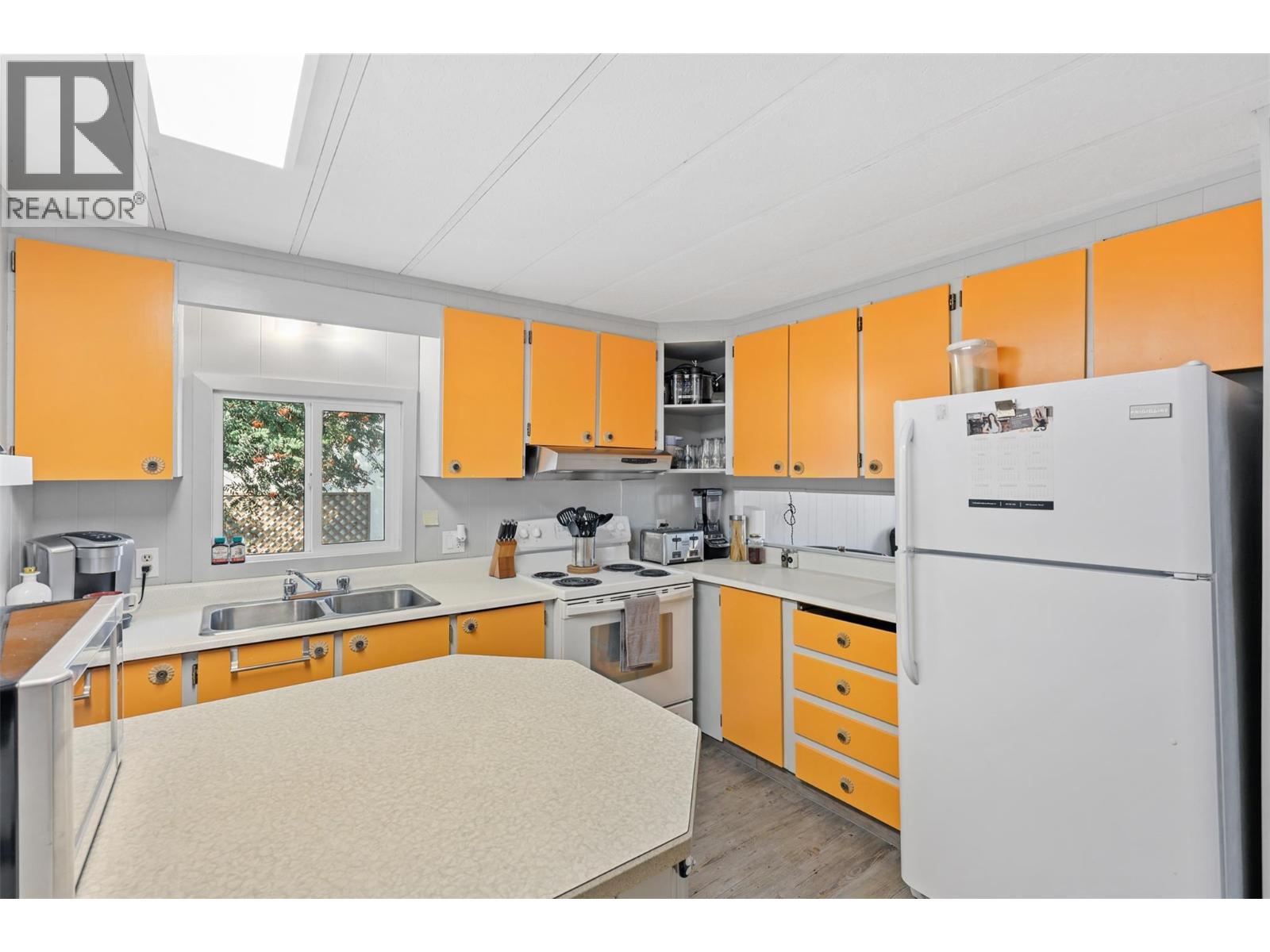 7155 Dallas Drive Unit# E9, Kamloops, British Columbia  V2C 4T1 - Photo 10 - 10366423