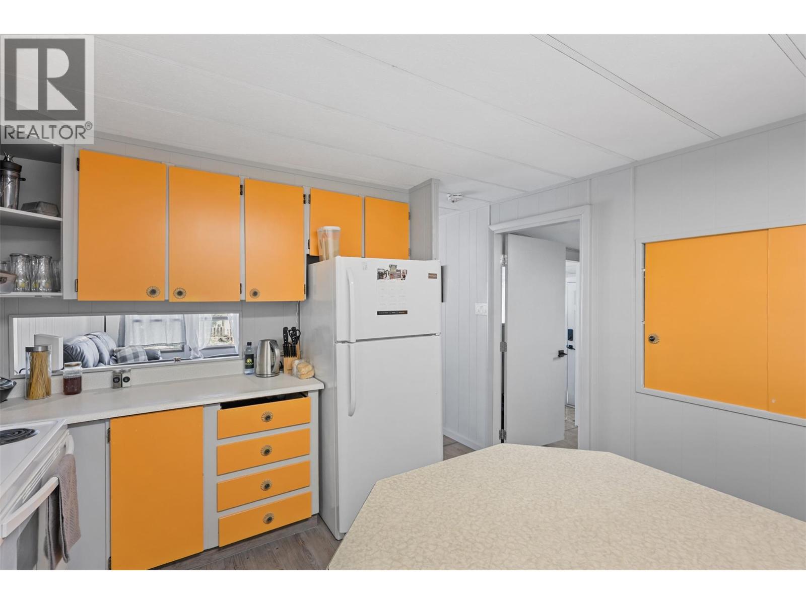 7155 Dallas Drive Unit# E9, Kamloops, British Columbia  V2C 4T1 - Photo 11 - 10366423
