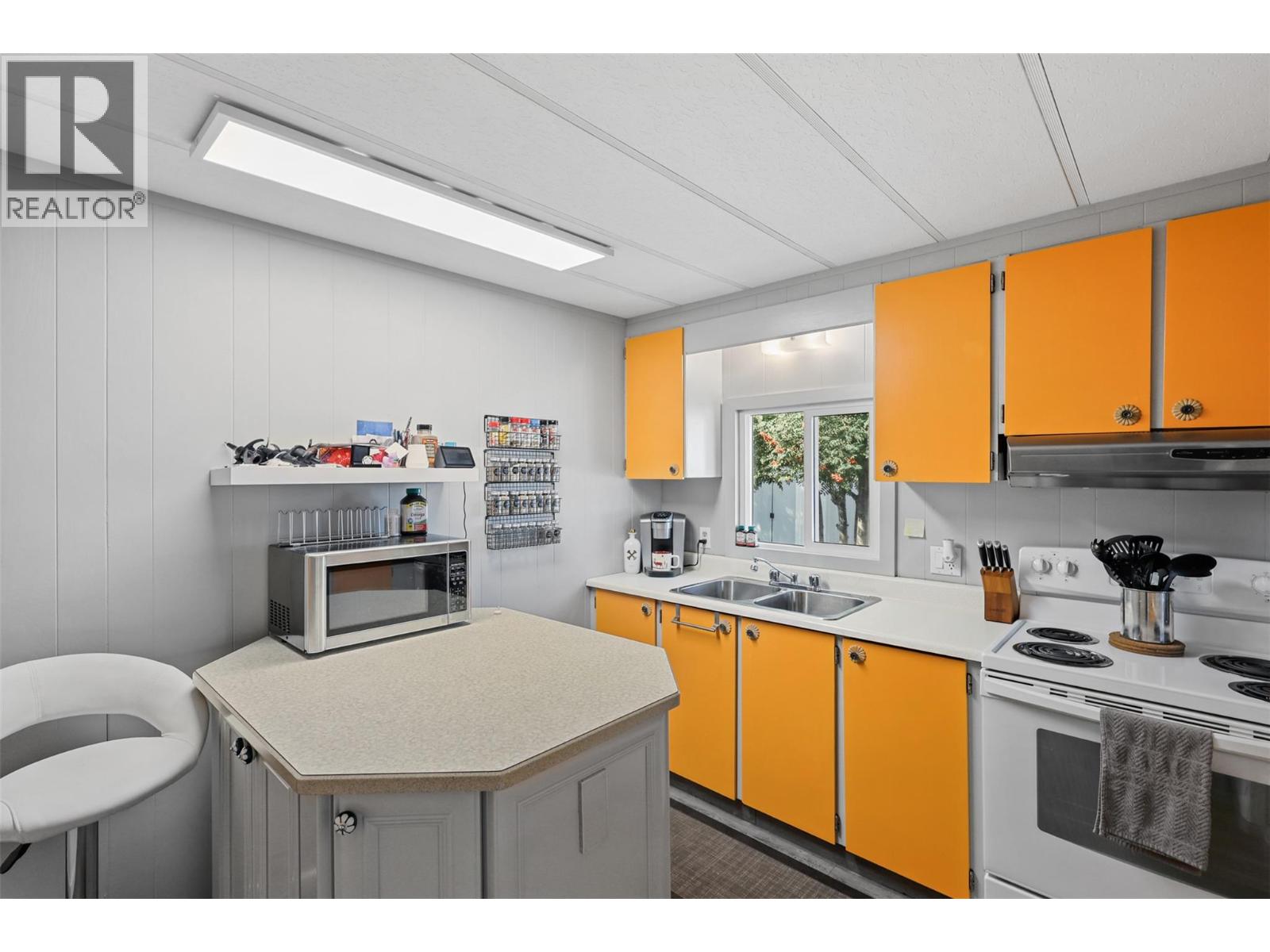 7155 Dallas Drive Unit# E9, Kamloops, British Columbia  V2C 4T1 - Photo 9 - 10366423
