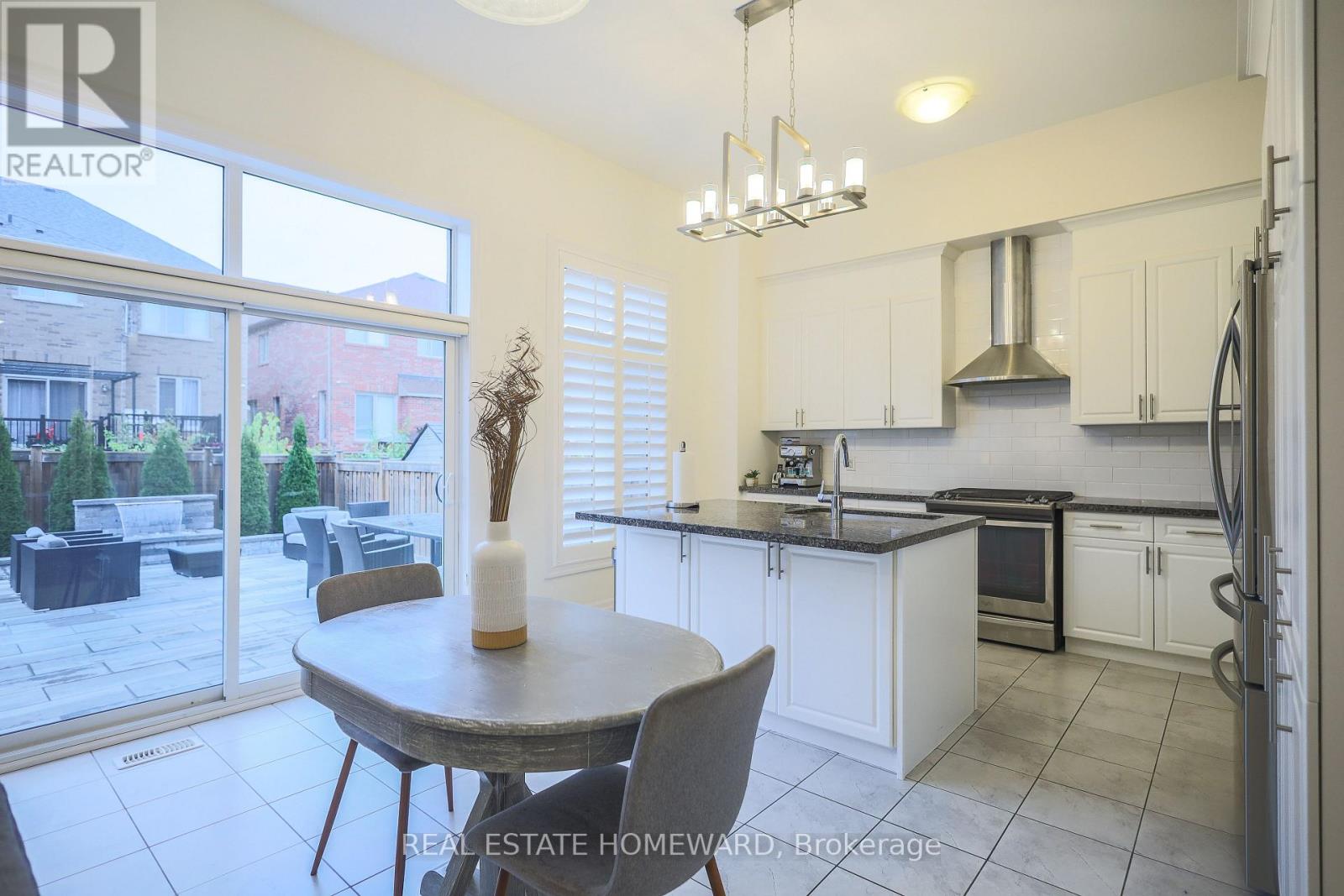 9 Dancing Waters Road, Brampton, Ontario  L6Y 6B5 - Photo 15 - W12474556