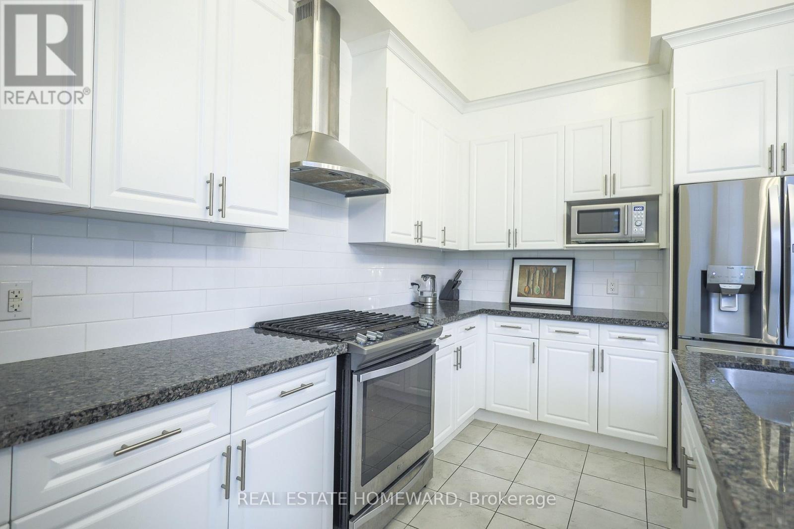 9 Dancing Waters Road, Brampton, Ontario  L6Y 6B5 - Photo 17 - W12474556