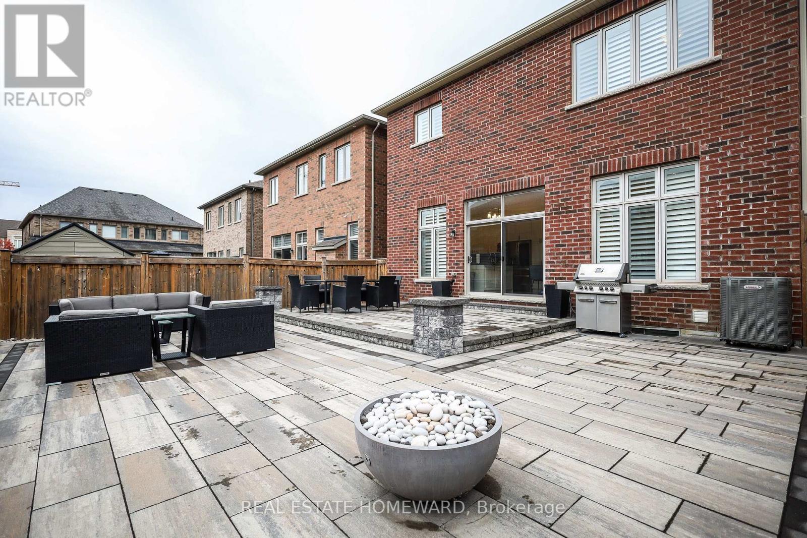 9 Dancing Waters Road, Brampton, Ontario  L6Y 6B5 - Photo 32 - W12474556
