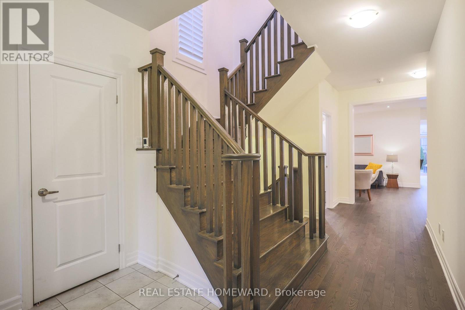 9 Dancing Waters Road, Brampton, Ontario  L6Y 6B5 - Photo 7 - W12474556