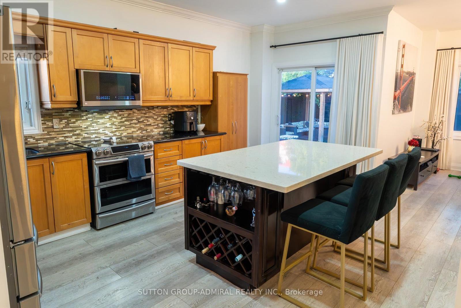 2415 Valley Heights Crescent, Oakville, Ontario  L6H 6X2 - Photo 10 - W12474576