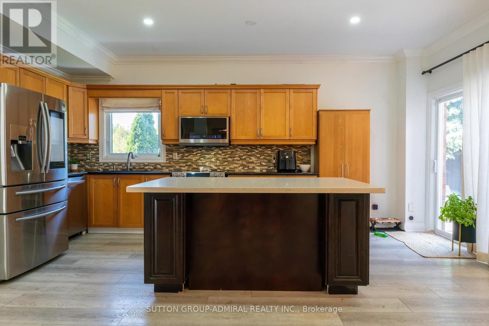 2415 Valley Heights Crescent, Oakville, Ontario  L6H 6X2 - Photo 11 - W12474576